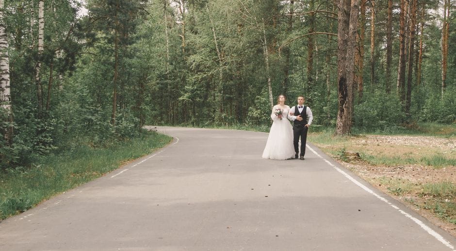 Matrimonio senza svenarsi: dove tagliare e dove no