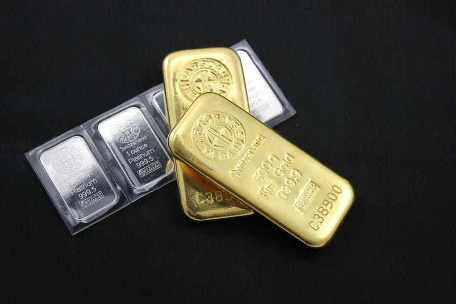 Oro come bene rifugio: pro, contro e quanto tenerne